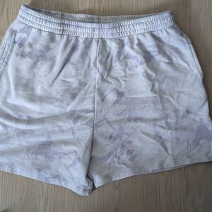 Women’s Athletic Shorts in Light Lavender Tie Dye Print